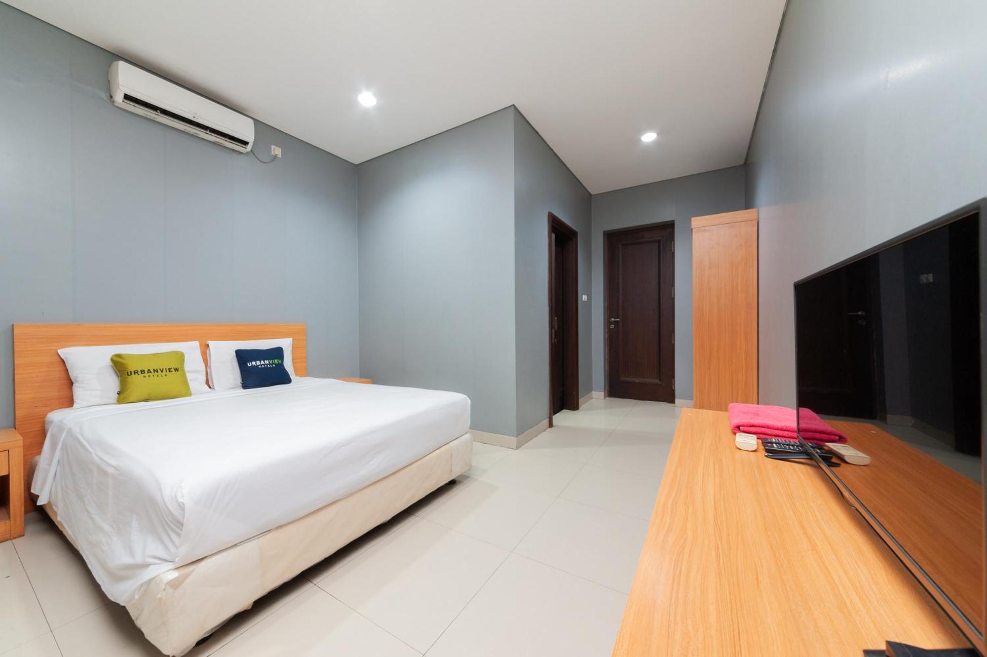 Reddoorz Plus Near Kelapa Dua Kebon Jeruk جاكرتا المظهر الخارجي الصورة