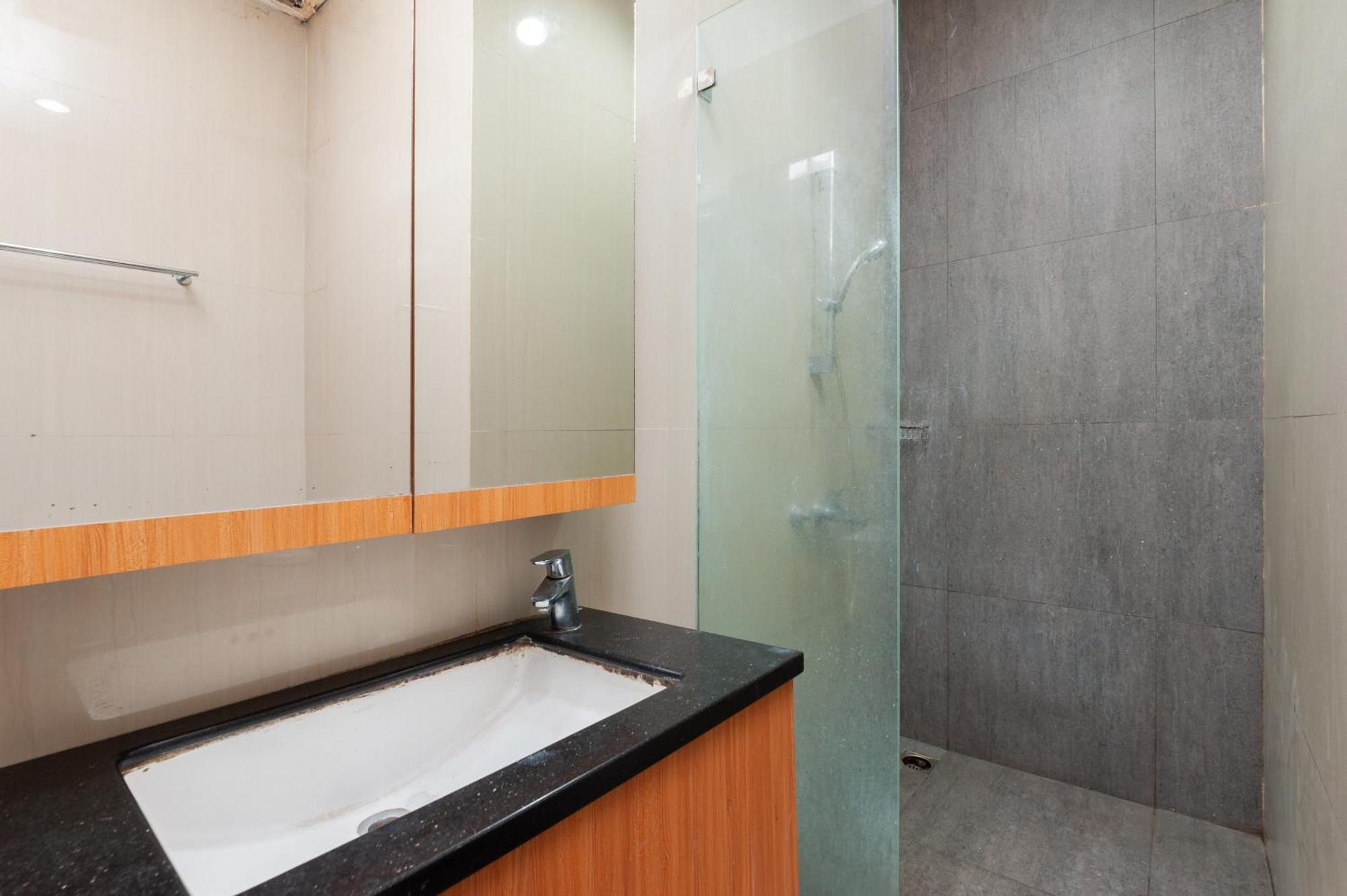 Reddoorz Plus Near Kelapa Dua Kebon Jeruk جاكرتا المظهر الخارجي الصورة