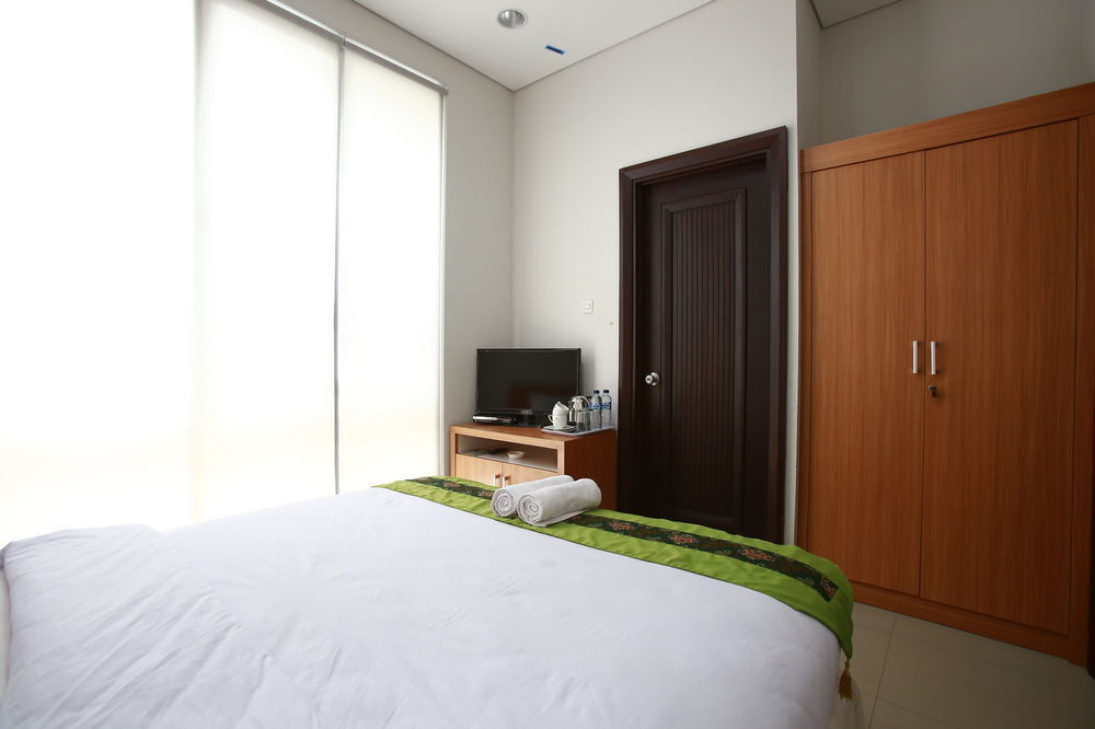 Reddoorz Plus Near Kelapa Dua Kebon Jeruk جاكرتا المظهر الخارجي الصورة