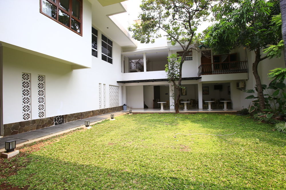 Reddoorz Plus Near Kelapa Dua Kebon Jeruk جاكرتا المظهر الخارجي الصورة